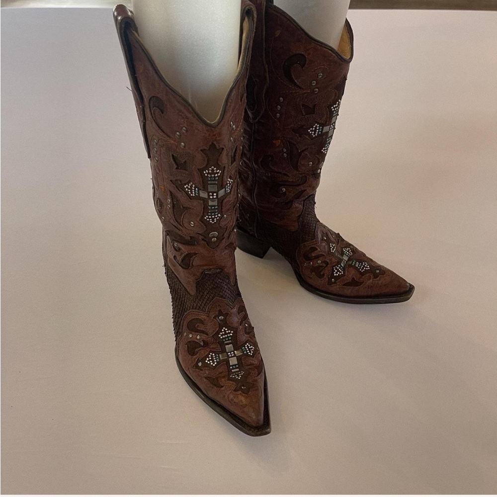 Corral vintage Brown Western Embroidered Boots size 5.5